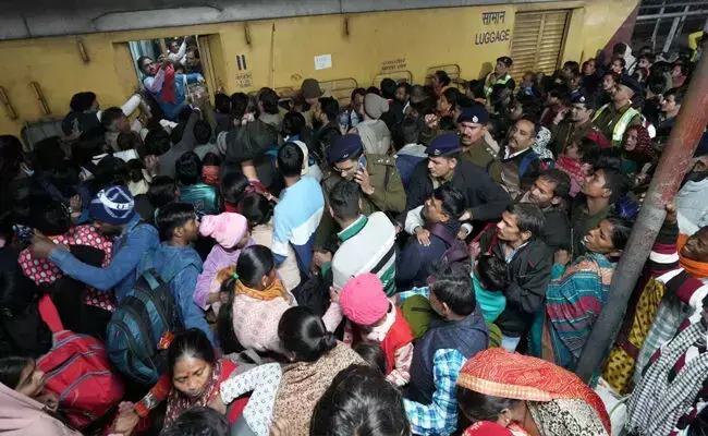 ದೆಹಲಿ ರೈಲುನಿಲ್ದಾಣ ಕಾಲ್ತುಳಿತಕ್ಕೆ ಪ್ರಯಾಣಿಕನ ಲಗೇಜ್ ಕಾರಣ!