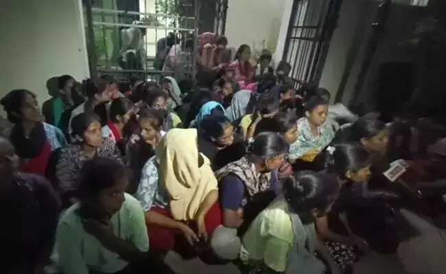 ಕಲಬುರಗಿ| ಹಾಸ್ಟೆಲ್ ವಾರ್ಡನ್ ನಿಂದ ವಿದ್ಯಾರ್ಥಿನಿ ಮೇಲೆ ಹಲ್ಲೆ ಆರೋಪ: ವಾರ್ಡನ್ ಎತ್ತಂಗಡಿ