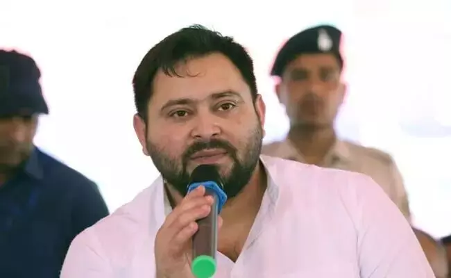 ತೇಜಸ್ವಿ ಯಾದವ್ ಬಳಿ ಎರಡನೇ ಚುನಾವಣಾ ಗುರುತು ಚೀಟಿ?: ತನಿಖೆಗೆ ಚುನಾವಣಾ ಆಯೋಗ ಆದೇಶ