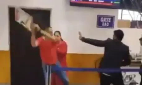 ಸ್ಪೈಸ್‌ಜೆಟ್ ಸಿಬ್ಬಂದಿಯ ಮೇಲೆ ಸೇನಾಧಿಕಾರಿಯಿಂದ ಮಾರಣಾಂತಿಕ ಹಲ್ಲೆ; ವಿಡಿಯೋ ವೈರಲ್