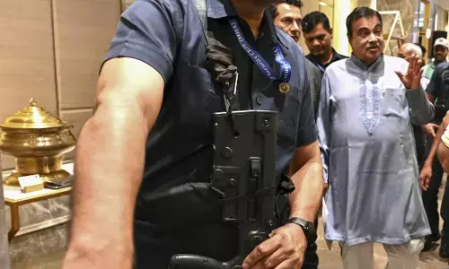 ಮಹಾರಾಷ್ಟ್ರ: ಕೇಂದ್ರ ಸಚಿವ ಗಡ್ಕರಿ ನಿವಾಸಕ್ಕೆ ಬಾಂಬ್ ಬೆದರಿಕೆ, ಆರೋಪಿ ಉಮೇಶ್ ವಿಷ್ಣು ರಾವತ್ ಬಂಧನ