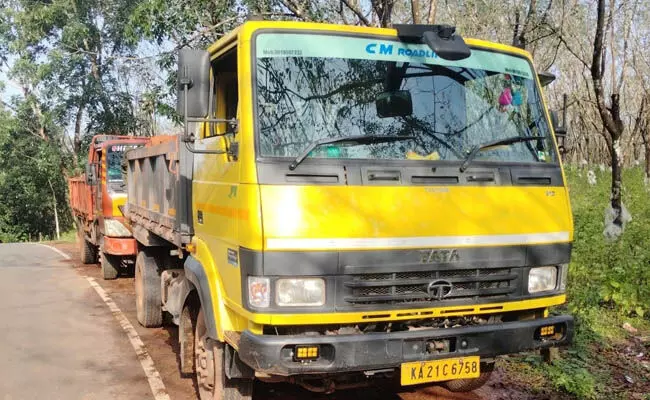 ಸುಳ್ಯ: ಅಕ್ರಮ ಕೆಂಪುಕಲ್ಲು ಸಾಗಾಟ ಪತ್ತೆ; ಪ್ರಕರಣ ದಾಖಲು ಸುಳ್ಯ: ಅಕ್ರಮ ಕೆಂಪುಕಲ್ಲು ಸಾಗಾಟ ಪತ್ತೆ; ಪ್ರಕರಣ ದಾಖಲು