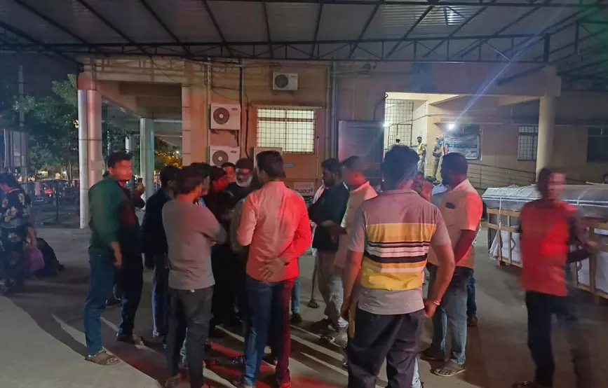 ಚಾಮರಾಜನಗರ | ಸಿಮ್ಸ್ ಆಸ್ಪತ್ರೆಯಲ್ಲಿ ತಾಯಿ-ಮಗು ಸಾವು: ವೈದ್ಯರ ನಿರ್ಲಕ್ಷ್ಯ ಆರೋಪ