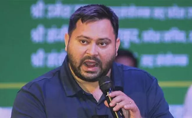 ಎರಡು ಮತದಾರರ ಗುರುತಿನ ಚೀಟಿ ಹೊಂದಿರುವುದಕ್ಕೆ ತೇಜಸ್ವಿ ಯಾದವ್‌ ಗೆ ಚುನಾವಣಾ ಆಯೋಗದಿಂದ ನೋಟಿಸ್