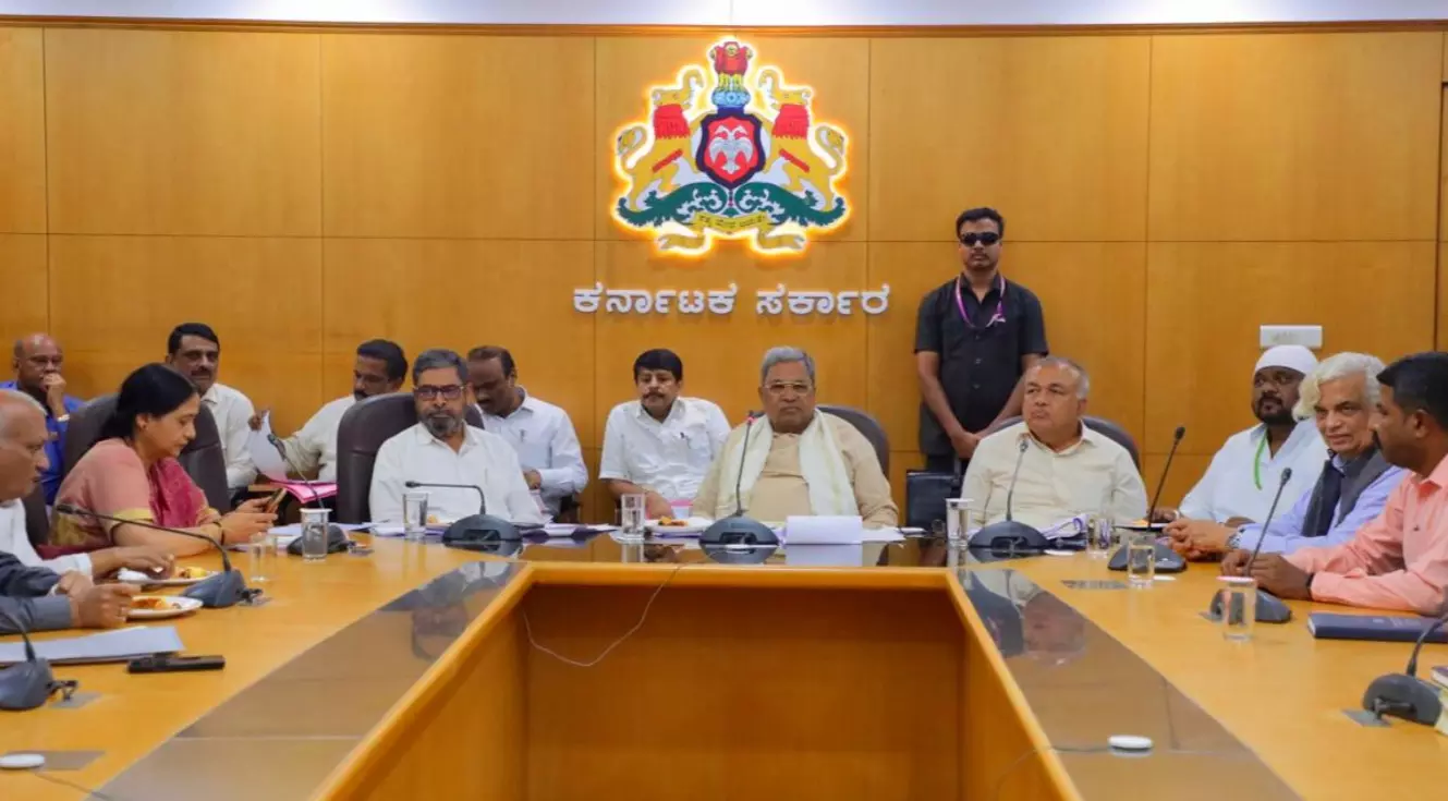 ಸಾರಿಗೆ ನೌಕರರ ಸಂಘಟನೆಗಳ ಮುಷ್ಕರ : ಸಿಎಂ ಸಂಧಾನ ಸಭೆ ವಿಫಲ ಸಾರಿಗೆ ನೌಕರರ ಸಂಘಟನೆಗಳ ಮುಷ್ಕರ : ಸಿಎಂ ಸಂಧಾನ ಸಭೆ ವಿಫಲ