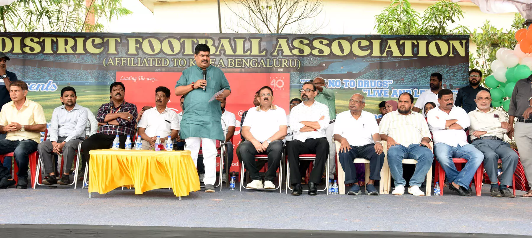 ಫುಟ್ಬಾಲ್ ಕ್ರೀಡಾಂಗಣಕ್ಕೆ ಪೂರಕ ಸೌಲಭ್ಯಕ್ಕೆ 75 ಲಕ್ಷ ರೂ.: ಶಾಸಕ ವೇದವ್ಯಾಸ್ ಕಾಮತ್ ಫುಟ್ಬಾಲ್ ಕ್ರೀಡಾಂಗಣಕ್ಕೆ ಪೂರಕ ಸೌಲಭ್ಯಕ್ಕೆ 75 ಲಕ್ಷ ರೂ.: ಶಾಸಕ ವೇದವ್ಯಾಸ್ ಕಾಮತ್