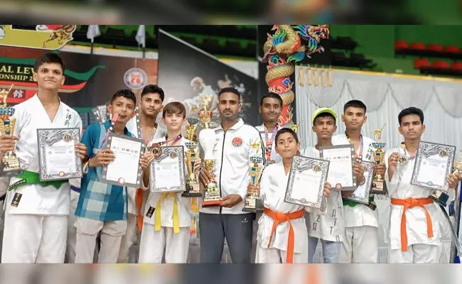 ವಿಜಯನಗರ ಜಿಲ್ಲೆಗೆ ಕೀರ್ತಿ ತಂದ ಕರಾಟೆ ಪಟುಗಳು