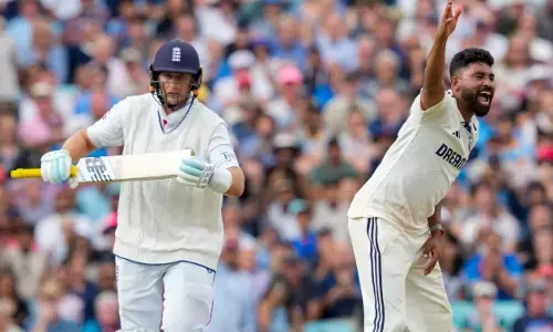 ಮೈದಾನದಲ್ಲಿ ಮುಹಮ್ಮದ್ ಸಿರಾಜ್ ತಮ್ಮ ಸರ್ವಸ್ವವನ್ನೂ ಅರ್ಪಿಸುತ್ತಾರೆ: ಜೋ ರೂಟ್ ಶ್ಲಾಘನೆ