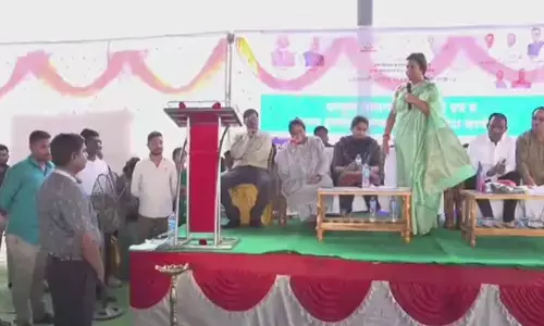 ಅಧಿಕಾರಿಗೆ ಕಪಾಳಮೋಕ್ಷದ ಬೆದರಿಕೆ; ಸಚಿವೆಯ ವೀಡಿಯೊ ಹಂಚಿಕೊಂಡ ಮಹಾರಾಷ್ಟ್ರ ಶಾಸಕ