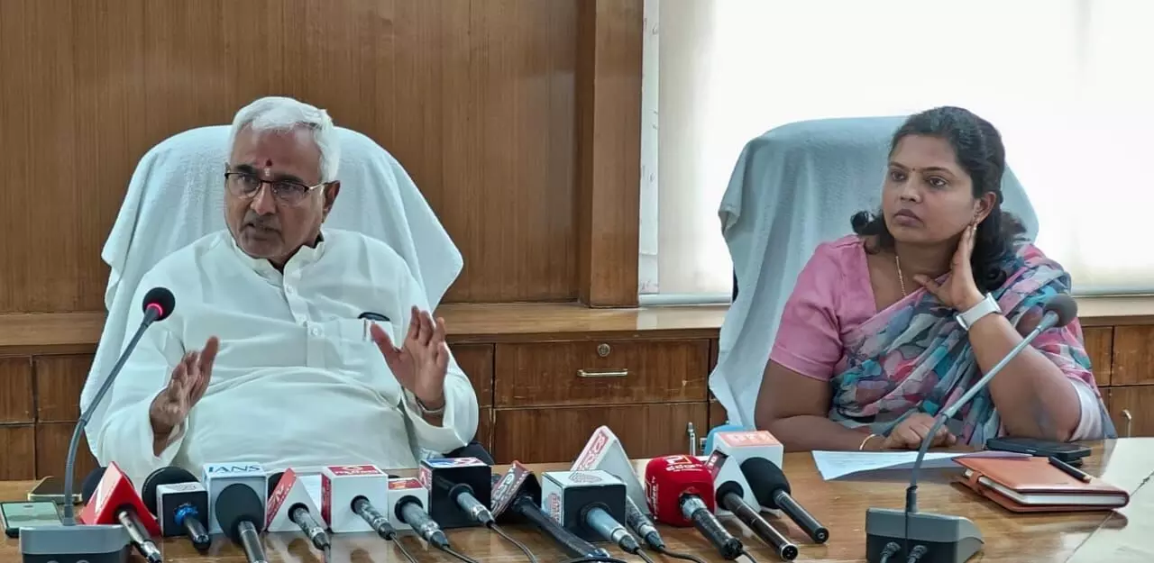 ಆ.6ರಂದು ರಾಯಚೂರಿಗೆ ಸಿಎಂ, ಡಿಸಿಎಂ: ಹಟ್ಟಿ ಚಿನ್ನದ ಗಣಿ ಕಂಪನಿ ಕಾರ್ಯಕ್ರಮದಲ್ಲಿ ಭಾಗಿ ಆ.6ರಂದು ರಾಯಚೂರಿಗೆ ಸಿಎಂ, ಡಿಸಿಎಂ: ಹಟ್ಟಿ ಚಿನ್ನದ ಗಣಿ ಕಂಪನಿ ಕಾರ್ಯಕ್ರಮದಲ್ಲಿ ಭಾಗಿ