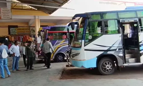 ವಿಜಯಪುರಕ್ಕೂ ತಟ್ಟಿದ ಸಾರಿಗೆ ಬಸ್ ಮುಷ್ಕರದ ಬಿಸಿ : ಪ್ರಯಾಣಿಕರ ಪರದಾಟ