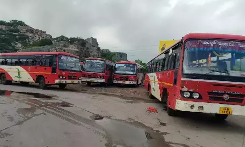 ಕೋರ್ಟ್ ಆದೇಶದ ಹೊರತಾಗಿಯೂ ಸಾರಿಗೆ ನೌಕರರ ಮುಷ್ಕರ ಮುಂದುವರಿಕೆ: ನ್ಯಾಯಾಂಗ ನಿಂದನೆ ಕ್ರಮದ ಎಚ್ಚರಿಕೆ ನೀಡಿದ ಹೈಕೋರ್ಟ್