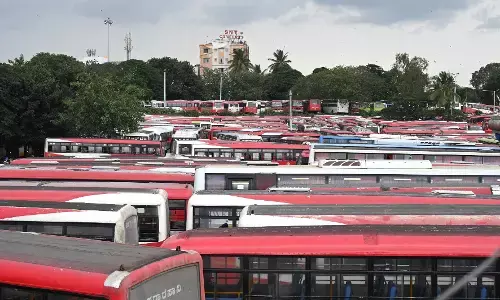 ‘ಸಾರಿಗೆ ನೌಕರರ ಮುಷ್ಕರ’ : ರಾಜ್ಯಾದ್ಯಂತ ಪ್ರಯಾಣಿಕರ ಪರದಾಟ