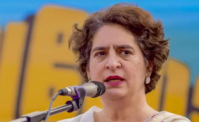 ರಾಹುಲ್ ಪ್ರಕರಣದಲ್ಲಿ ಸುಪ್ರೀಂ ಕೋರ್ಟ್ ಅನಿಸಿಕೆ; ಪ್ರಿಯಾಂಕಾ ವಿರುದ್ಧ ನ್ಯಾಯಾಂಗ ನಿಂದನೆ ಮೊಕದ್ದಮೆ: ಬಿಜೆಪಿ ರಾಹುಲ್ ಪ್ರಕರಣದಲ್ಲಿ ಸುಪ್ರೀಂ ಕೋರ್ಟ್ ಅನಿಸಿಕೆ; ಪ್ರಿಯಾಂಕಾ ವಿರುದ್ಧ ನ್ಯಾಯಾಂಗ ನಿಂದನೆ ಮೊಕದ್ದಮೆ: ಬಿಜೆಪಿ