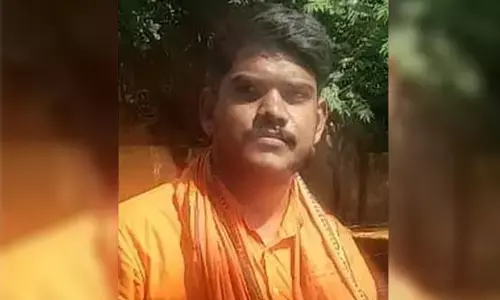 ಚಾಮರಾಜನಗರ: ಧಾರ್ಮಿಕ ಹಿನ್ನೆಲೆ ಬಗ್ಗೆ ಗ್ರಾಮಸ್ಥರ ವಿರೋಧ; ಪೀಠ ತೊರೆದ ಲಿಂಗಾಯತ ಸ್ವಾಮೀಜಿ