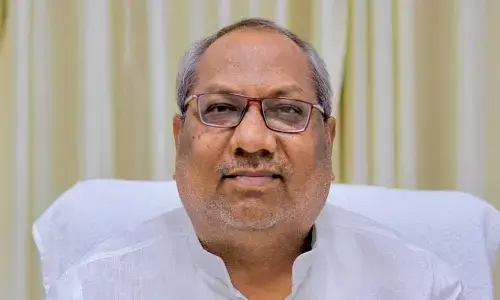 ಗಂಗೆ ನಿಮ್ಮ ಪಾದಗಳನ್ನು ಸ್ಪರ್ಶಿಸುತ್ತಿದ್ದಾಳೆ, ಇದು ನಿಮ್ಮನ್ನು ನೇರವಾಗಿ ಸ್ವರ್ಗಕ್ಕೆ ಕರೆದೊಯ್ಯುತ್ತದೆ: ಪ್ರವಾಹ ಪೀಡಿತರಿಗೆ ಹೇಳಿದ ಉತ್ತರ ಪ್ರದೇಶ ಸಚಿವ