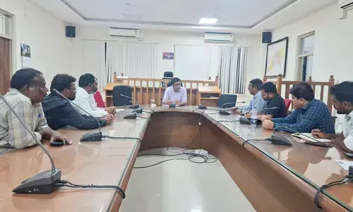 ಯಾದಗಿರಿ | ಕೈಗಾರಿಕಾ ಪ್ರದೇಶಗಳಲ್ಲಿ ಸೌಲಭ್ಯ ಒದಗಿಸಿ, ಉತ್ತೇಜಿಸಿ: ಜಿಲ್ಲಾಧಿಕಾರಿ ಹರ್ಷಲ್ ಭೋಯರ್