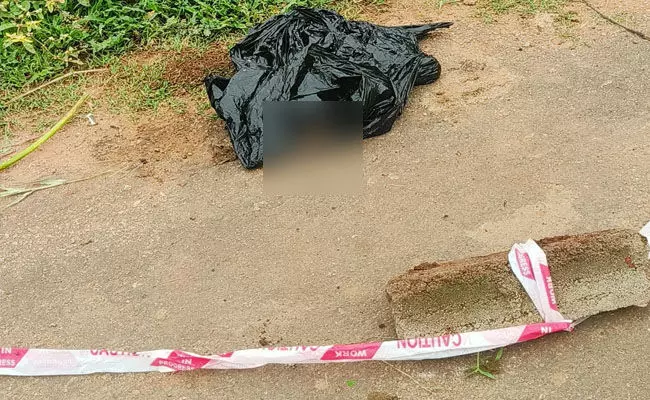 ತುಮಕೂರು | ಕತ್ತರಿಸಿದ ರೀತಿಯಲ್ಲಿ ಮನುಷ್ಯನ ಎರಡು ಕೈಗಳು ಪತ್ತೆ!