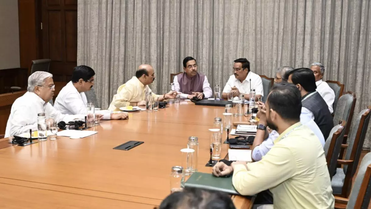 ʼಆಲಮಟ್ಟಿ ಡ್ಯಾಂ ಎತ್ತರ ಹೆಚ್ಚಿಸುವುದು ಕರ್ನಾಟಕದ ಹಕ್ಕುʼ : ಕೇಂದ್ರ ಜಲಶಕ್ತಿ ಸಚಿವರನ್ನು ಭೇಟಿಯಾದ ರಾಜ್ಯ ಬಿಜೆಪಿ ಸಂಸದರ ನಿಯೋಗ