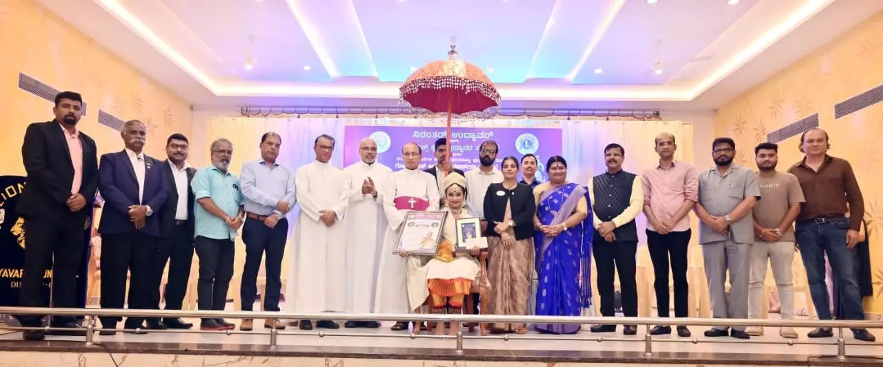 ನೃತ್ಯ ಪ್ರದರ್ಶನದ ವಿಶ್ವದಾಖಲೆ: ರೆಮೊನಾ ಪಿರೇರಾಗೆ ಸನ್ಮಾನ ನೃತ್ಯ ಪ್ರದರ್ಶನದ ವಿಶ್ವದಾಖಲೆ: ರೆಮೊನಾ ಪಿರೇರಾಗೆ ಸನ್ಮಾನ