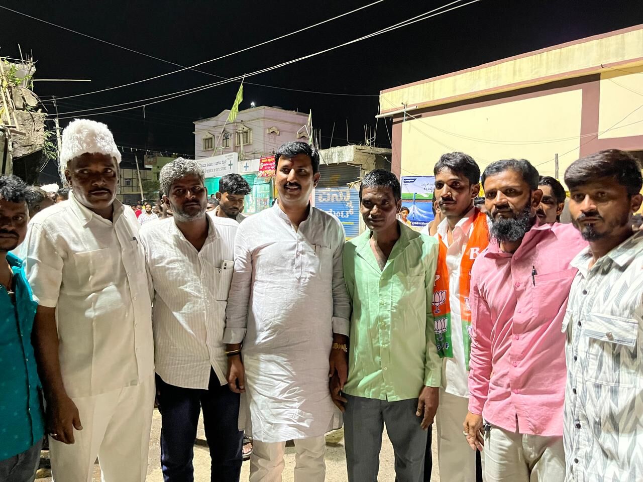 ಕಲಬುರಗಿ: ಆಳಂದದಲ್ಲಿ ಕಾಂಗ್ರೆಸ್ ಬಿಟ್ಟು ಬಿಜೆಪಿ ಸೇರಿದ ಮುಸ್ಲಿಂ ಮುಖಂಡರು