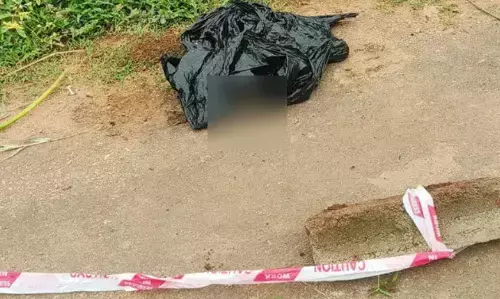 ಕೊರಟಗೆರೆ | ಭೀಕರ ಕೊಲೆ; ರಸ್ತೆಯಲ್ಲಿ ಕತ್ತರಿಸಿದ ದೇಹದ ಭಾಗ ಪತ್ತೆ!