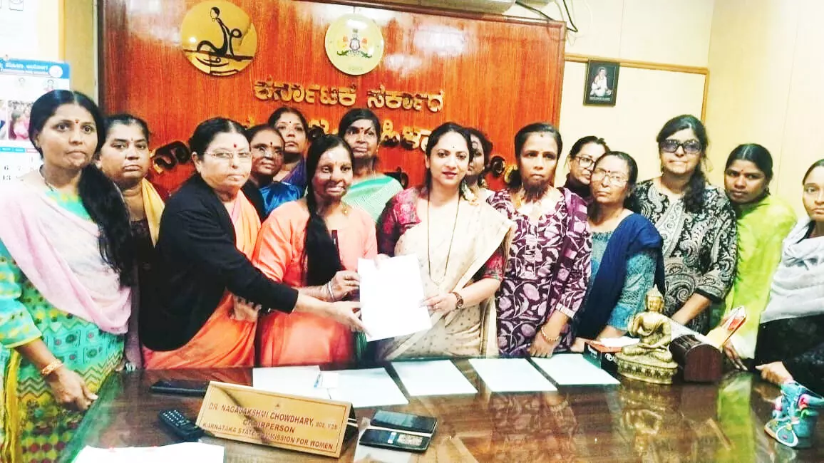 ನಿವೇಶನ, ಪಿಂಚಣಿ ಹೆಚ್ಚಳಕ್ಕೆ ಬೇಡಿಕೆ: 50ಕ್ಕೂ ಅಧಿಕ ಸಂತ್ರಸ್ತೆಯರ ಅಳಲು ನಿವೇಶನ, ಪಿಂಚಣಿ ಹೆಚ್ಚಳಕ್ಕೆ ಬೇಡಿಕೆ: 50ಕ್ಕೂ ಅಧಿಕ ಸಂತ್ರಸ್ತೆಯರ ಅಳಲು