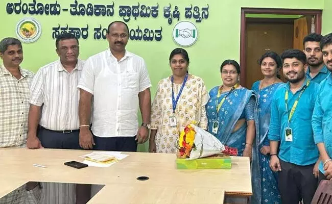 ಸುಳ್ಯಕ್ಕೆ ವಿದ್ಯುತ್ ಗುತ್ತಿಗೆದಾರರ ಸಂಘದ ರಾಜ್ಯಾಧ್ಯಕ್ಷರ ಭೇಟಿ, ಅಧಿಕಾರಿಗಳೊಂದಿಗೆ ಸಮಾಲೋಚನೆ ಸುಳ್ಯಕ್ಕೆ ವಿದ್ಯುತ್ ಗುತ್ತಿಗೆದಾರರ ಸಂಘದ ರಾಜ್ಯಾಧ್ಯಕ್ಷರ ಭೇಟಿ, ಅಧಿಕಾರಿಗಳೊಂದಿಗೆ ಸಮಾಲೋಚನೆ