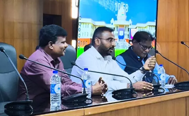 ರಾಯಚೂರು | ಶಿಕ್ಷಕರು ಮಕ್ಕಳಿಗೆ ಕಲಿಕೆಯ ವಿಷಯದ ಬಗ್ಗೆ ಆಸಕ್ತಿ ಮೂಡಿಸಿ ಪಾಠ ಮಾಡಿ: ಗಜಾನನ ಬಾಳೆ ರಾಯಚೂರು | ಶಿಕ್ಷಕರು ಮಕ್ಕಳಿಗೆ ಕಲಿಕೆಯ ವಿಷಯದ ಬಗ್ಗೆ ಆಸಕ್ತಿ ಮೂಡಿಸಿ ಪಾಠ ಮಾಡಿ: ಗಜಾನನ ಬಾಳೆ