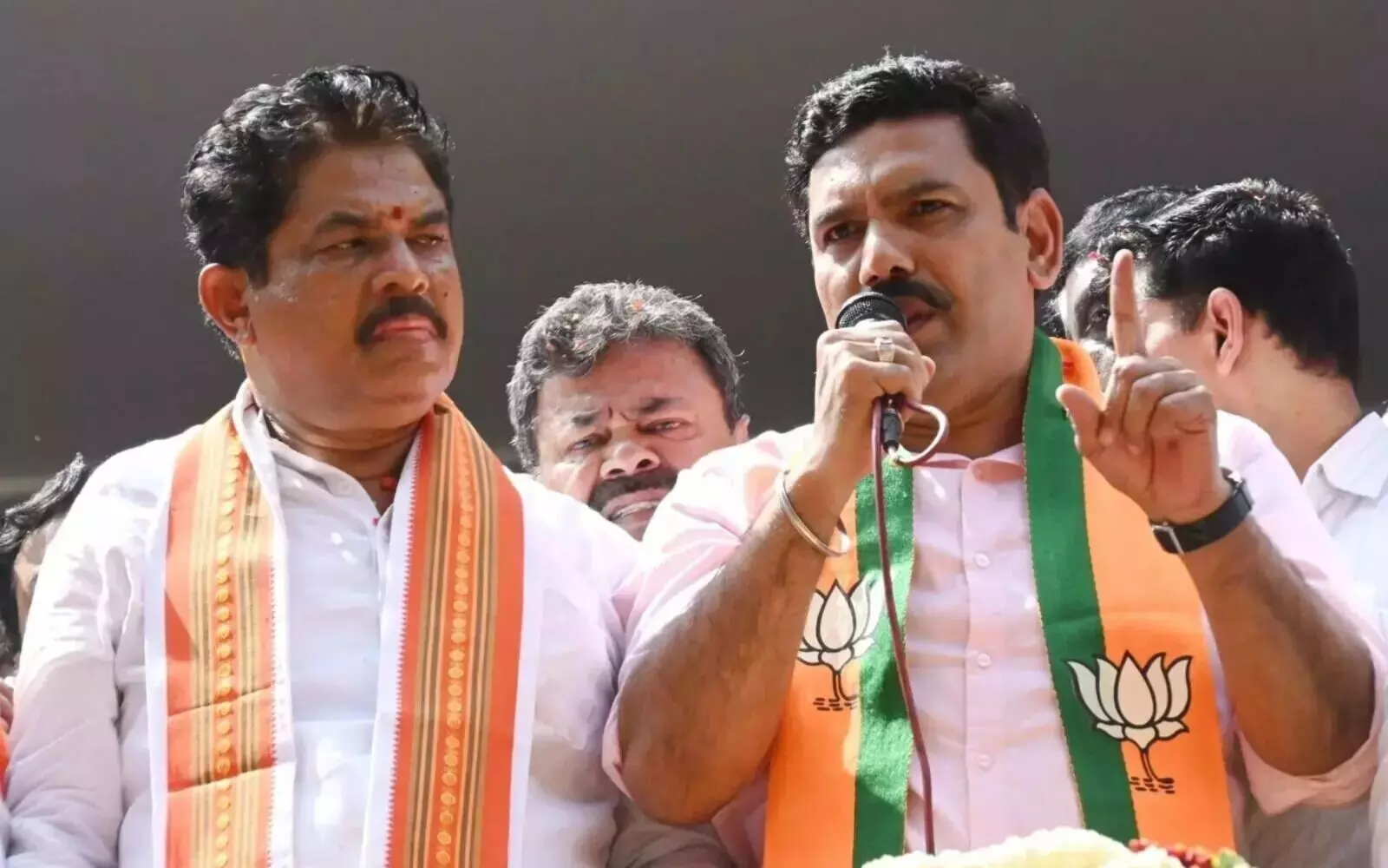 ಪ್ರಧಾನಿ ಮೋದಿ ಕಾರ್ಯಕ್ರಮ: ಅಶೋಕ್ ಹೆಸರು ಕೈಬಿಟ್ಟು, ಬಿ.ವೈ.ವಿಜಯೇಂದ್ರಗೆ ಆಹ್ವಾನ!