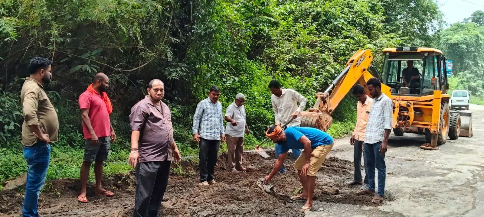 ಉಪ್ಪಿನಂಗಡಿ | ಶ್ರಮದಾನದ ಮೂಲಕ ರಸ್ತೆ ದುರಸ್ತಿ