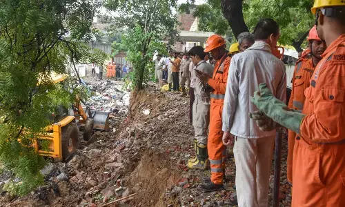 ದಿಲ್ಲಿ: ಭಾರೀ ಮಳೆಗೆ ಗೋಡೆ ಕುಸಿದು ಇಬ್ಬರು ಮಕ್ಕಳು ಸೇರಿದಂತೆ 8 ಮಂದಿ ಮೃತ್ಯು