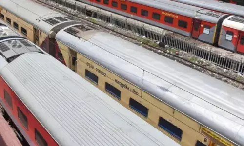 ಕೇರಳ | ಚಲಿಸುತ್ತಿದ್ದ ರೈಲಿನಿಂದ 64 ವರ್ಷದ ವೃದ್ಧೆಯನ್ನು ಕೆಳಕ್ಕೆ ತಳ್ಳಿ, ದರೋಡೆ