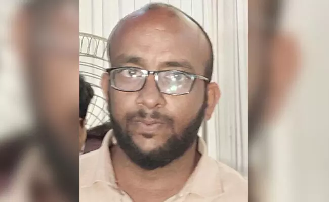 ರಾಯಚೂರು | ನಕಲಿ ದಾಖಲೆ ಸೃಷ್ಠಿಸಿ ಆಸ್ತಿ ಮಾರಾಟ : ಆರೋಪಿಯ ಬಂಧನ ರಾಯಚೂರು | ನಕಲಿ ದಾಖಲೆ ಸೃಷ್ಠಿಸಿ ಆಸ್ತಿ ಮಾರಾಟ : ಆರೋಪಿಯ ಬಂಧನ