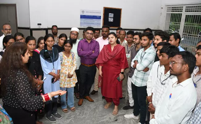 ಕಲಬುರಗಿ| ಮೌಲ್ಯಾಮಾಪನ ಪರೀಕ್ಷೆಗೆ ಹಾಜರಾದ 500ಕ್ಕೂ ಹೆಚ್ಚಿನ ಅಭ್ಯರ್ಥಿಗಳು ಕಲಬುರಗಿ| ಮೌಲ್ಯಾಮಾಪನ ಪರೀಕ್ಷೆಗೆ ಹಾಜರಾದ 500ಕ್ಕೂ ಹೆಚ್ಚಿನ ಅಭ್ಯರ್ಥಿಗಳು