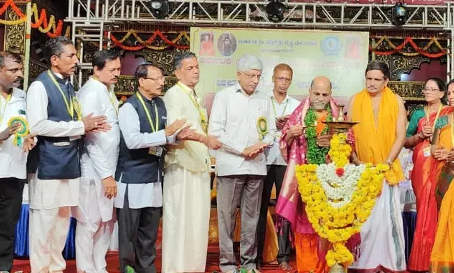 ಟೈಲರ್ಸ್‌ಗಳಂತೆ ಸಮಾಜವನ್ನು ಹೊಲಿದು ಒಗ್ಗೂಡಿಸುವುದು ಅಗತ್ಯ: ಪುತ್ತಿಗೆ ಶ್ರೀ