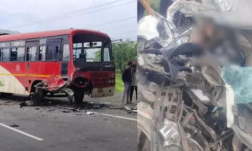 ಕಲಬುರಗಿ| ಬಸ್‌‌ಗೆ ಕಾರು ಢಿಕ್ಕಿ : ಸ್ಥಳದಲ್ಲೇ ತಂದೆ, ಮಗ ಮೃತ್ಯು