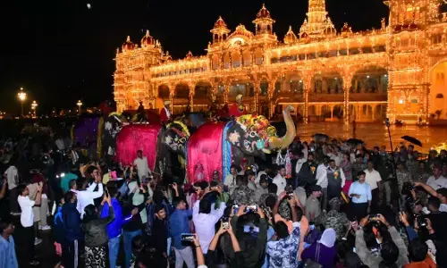 ಮೈಸೂರು ಅರಮನೆ ಪ್ರವೇಶಿಸಿದ ದಸರಾ ಗಜಪಡೆಗೆ ಸಾಂಪ್ರದಾಯಿಕ ಸ್ವಾಗತ