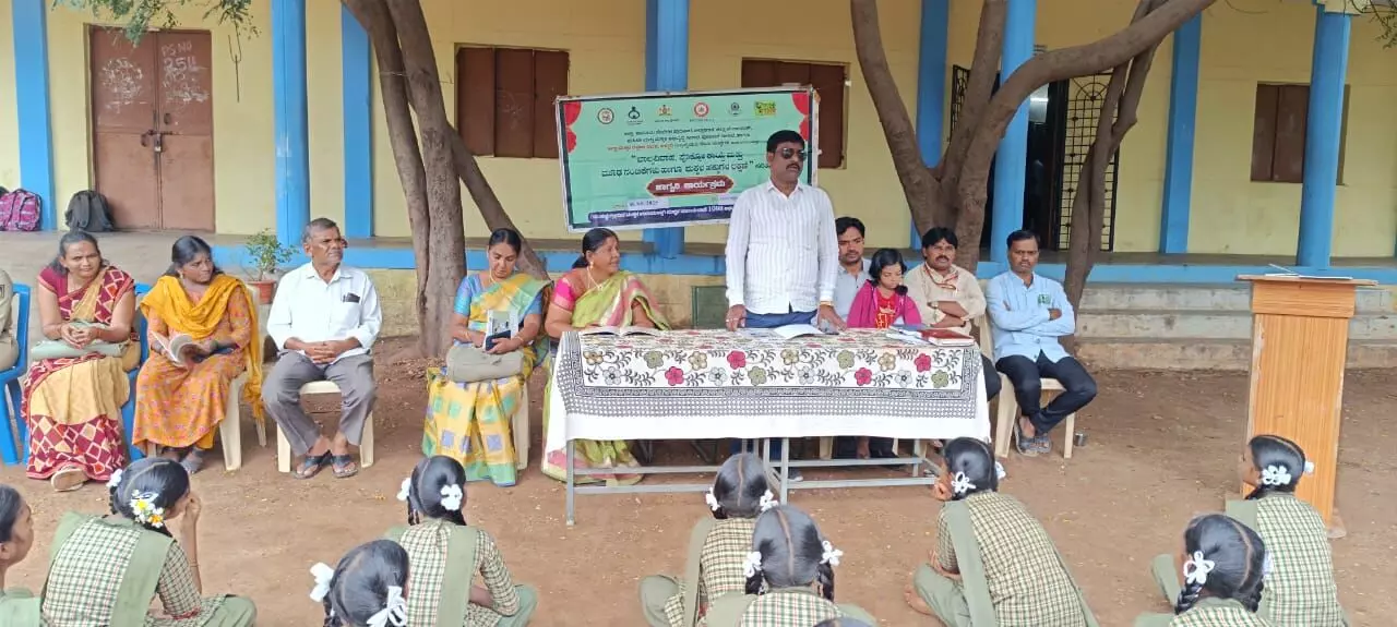 ಬಳ್ಳಾರಿ | ಬಾಲ್ಯವಿವಾಹ ತಡೆಗೆ ವಿದ್ಯಾರ್ಥಿಗಳು ಕೈ ಜೋಡಿಸಬೇಕು : ಮಕ್ಕಳ ರಕ್ಷಣಾಧಿಕಾರಿ ಎಳೆನಾಗಪ್ಪ ಕರೆ