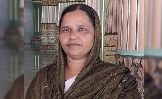 ಕೊಪ್ಪಳ | ಕೆಂಪುಕೋಟೆಯಲ್ಲಿ ನಡೆಯುವ ಸ್ವಾತಂತ್ರ್ಯೋತ್ಸವಕ್ಕೆ ವಿಶೇಷ ಅತಿಥಿಯಾಗಿ ಗ್ರಾ.ಪಂ ಅಧ್ಯಕ್ಷೆ ಫರೀದಾ ಬೇಗಂ ಆಯ್ಕೆ: ಗ್ರಾಮಸ್ಥರ ಹರ್ಷ