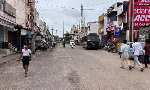 ಕೊಪ್ಪಳ | ಗವಿಸಿದ್ದಪ್ಪ ನಾಯಕ ಕೊಲೆ ಖಂಡಿಸಿ ಪ್ರತಿಭಟನೆ: ನಗರದ ಅಂಗಡಿಗಳು ಬಂದ್
