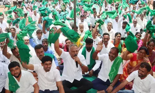 ಬೆಂಗಳೂರು | ರೈತರ ಸಾಲಮನ್ನಾ, ಬೆಳೆಗಳಿಗೆ ವೈಜ್ಞಾನಿಕ ಬೆಲೆ ನಿಗದಿಗೆ ಆಗ್ರಹಿಸಿ ಧರಣಿ