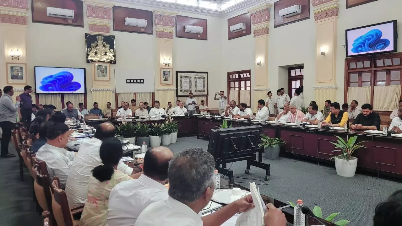 ಉಪ್ಪುನೀರು ತಡೆಗೆ ತುರ್ತು ಕಾಮಗಾರಿ: ಶಾಸಕ ಗುರ್ಮೆ ಆಗ್ರಹ ಉಪ್ಪುನೀರು ತಡೆಗೆ ತುರ್ತು ಕಾಮಗಾರಿ: ಶಾಸಕ ಗುರ್ಮೆ ಆಗ್ರಹ