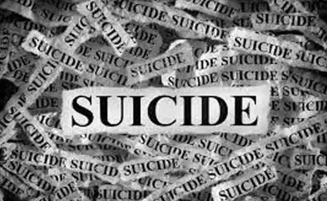 ರಾಮದುರ್ಗ | ಇಬ್ಬರು ಮಕ್ಕಳೊಂದಿಗೆ ಬಾವಿಗೆ ಹಾರಿ ತಾಯಿ ಆತ್ಮಹತ್ಯೆ