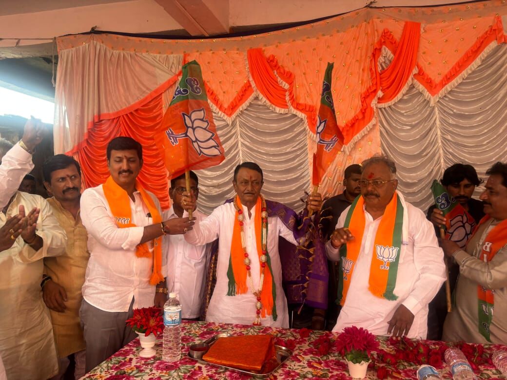 ಕಲಬುರಗಿ: ಕಾಂಗ್ರೆಸ್ ತೊರೆದು ಬಿಜೆಪಿ ಸೇರ್ಪಡೆಯಾದ ಮುಖಂಡ ಬಾಬುಗೌಡ ಪಾಟೀಲ