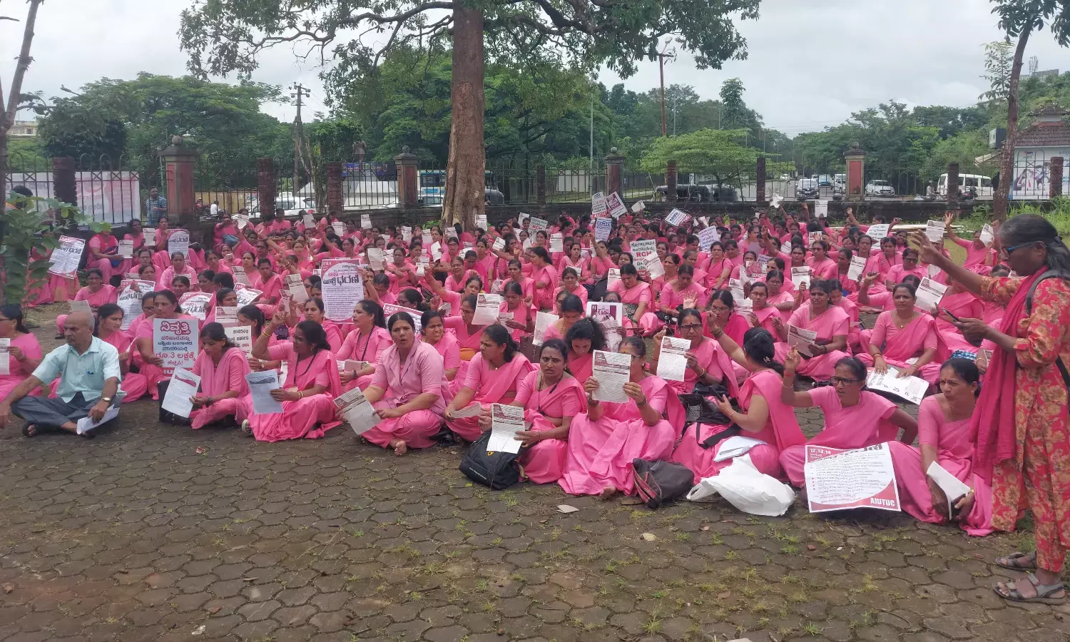 ಆಶಾ ಕಾರ್ಯಕರ್ತರಿಗೆ 10 ಸಾವಿರ ರೂ. ಗೌರವಧನ ನೀಡಲು ಆಗ್ರಹ