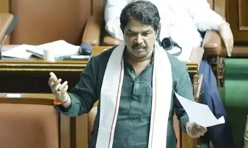 ಮುಂಗಾರು ಅಧಿವೇಶನ |ಕಾಲ್ತುಳಿತ ದುರಂತ; ಸಿಎಂ, ಡಿಸಿಎಂ, ಗೃಹ ಸಚಿವರ ರಾಜೀನಾಮೆಗೆ ವಿಪಕ್ಷ ನಾಯಕ ಆರ್.ಅಶೋಕ್ ಒತ್ತಾಯ