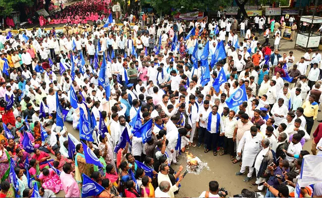 ಕಲಬುರಗಿ | ಒಳ ಮೀಸಲಾತಿಗಾಗಿ ಸಚಿವ ಸಂಪುಟದ ಉಪ ಸಮಿತಿ ರಚಿಸುವಂತೆ ಆಗ್ರಹಿಸಿ ಪ್ರತಿಭಟನೆ ಕಲಬುರಗಿ | ಒಳ ಮೀಸಲಾತಿಗಾಗಿ ಸಚಿವ ಸಂಪುಟದ ಉಪ ಸಮಿತಿ ರಚಿಸುವಂತೆ ಆಗ್ರಹಿಸಿ ಪ್ರತಿಭಟನೆ