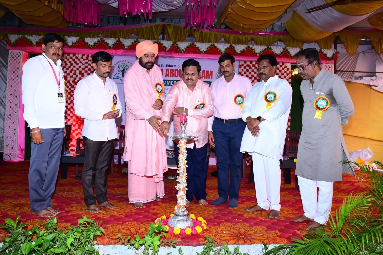 ಅಫಜಲಪುರ| ಅಧ್ಯಯನ ನೌಕರಿಗಾಗಿ ಅಲ್ಲ, ಜ್ಞಾನ ಸಂಪಾದನೆಗಾಗಿ ಮಾಡಿ : ಬಡದಾಳ ಶ್ರೀ