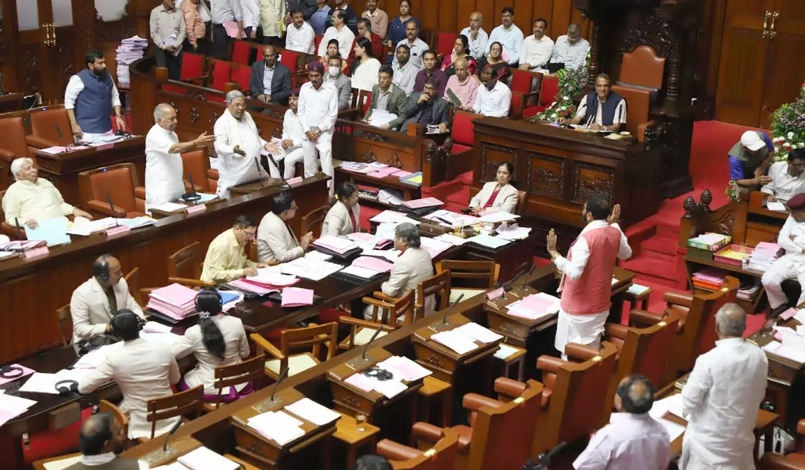 ಮುಂಗಾರು ಅಧಿವೇಶನ | ವಿಧಾನ ಪರಿಷತ್ತಿನಲ್ಲಿ ಕೋಮುಗಲಭೆ ಬಗ್ಗೆ ಗಂಭೀರ ಚರ್ಚೆ ಮುಂಗಾರು ಅಧಿವೇಶನ | ವಿಧಾನ ಪರಿಷತ್ತಿನಲ್ಲಿ ಕೋಮುಗಲಭೆ ಬಗ್ಗೆ ಗಂಭೀರ ಚರ್ಚೆ